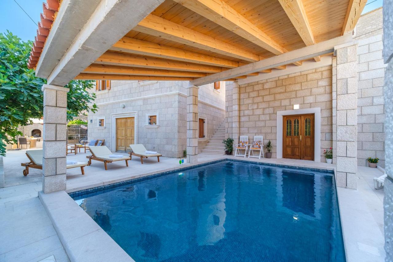 Luxury Stone Villa Nevija 2022 Private Villa Milna  Exterior photo
