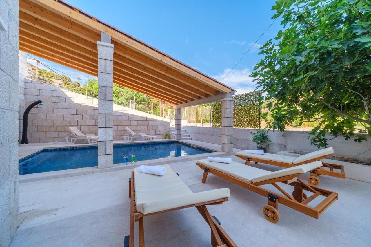 Luxury Stone Villa Nevija 2022 Private Villa Milna  Exterior photo